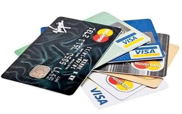Quyết định sử dụng thẻ tín dụng